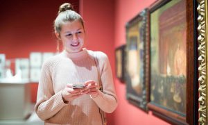 専用機器はもう古い！？スマホ音声ガイドの特徴とメリット